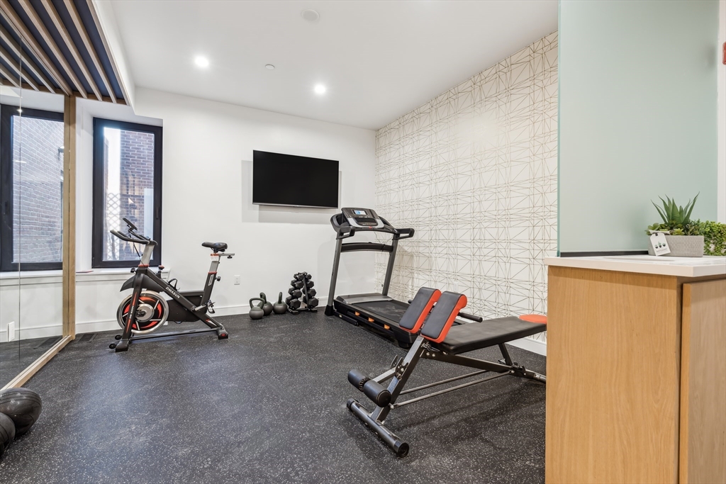 1618 Beacon St, Brookline