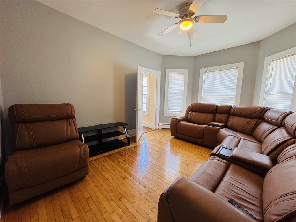 171 Hunter St, Fall River