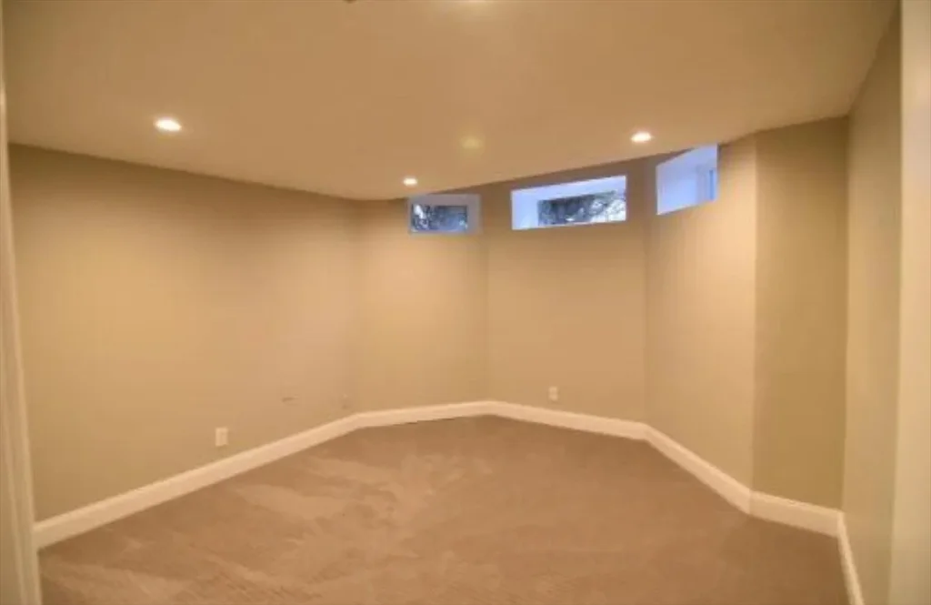 84 Gordon St, Allston