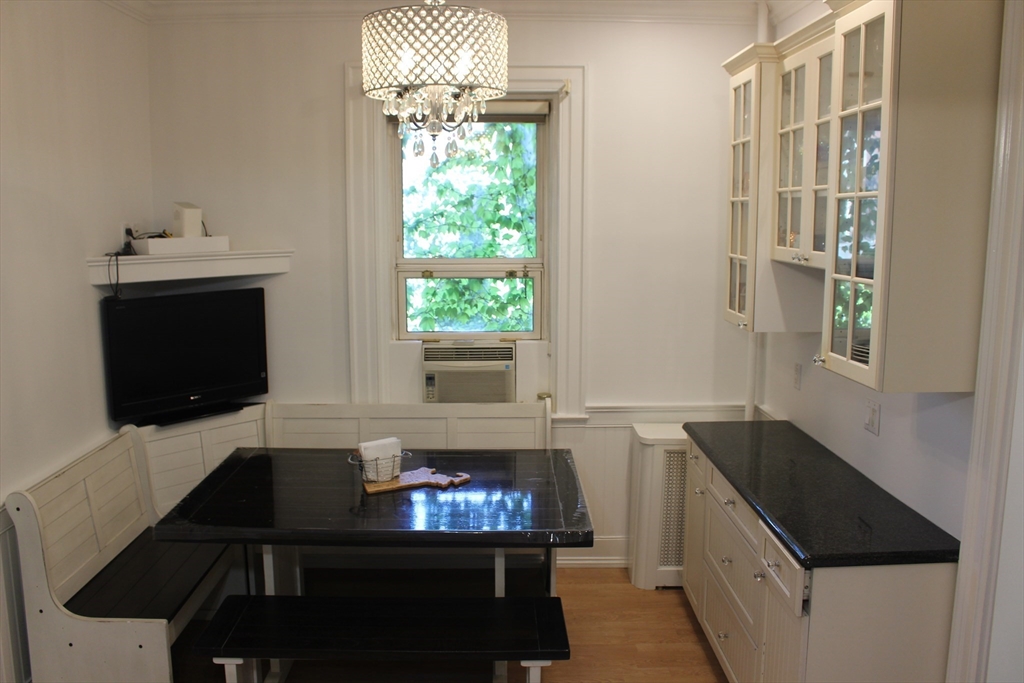 15 Pinckney St, Beacon Hill