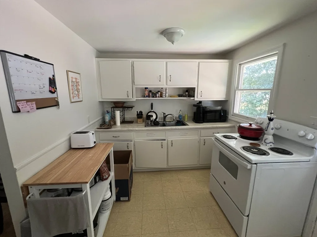 7 Saran Ave, Bedford