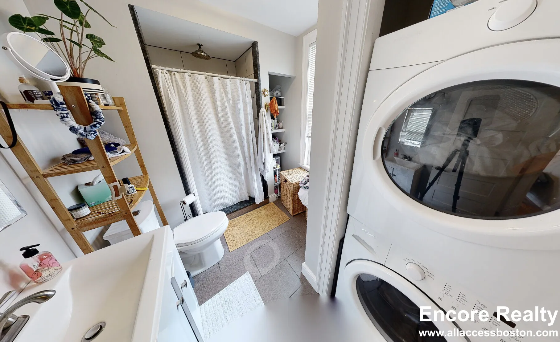 13 Pleasant St, Central Square