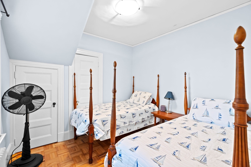 4 Glover Ave, Allerton