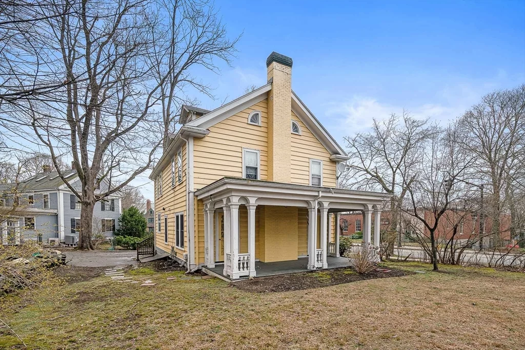 110 Leonard St, Belmont