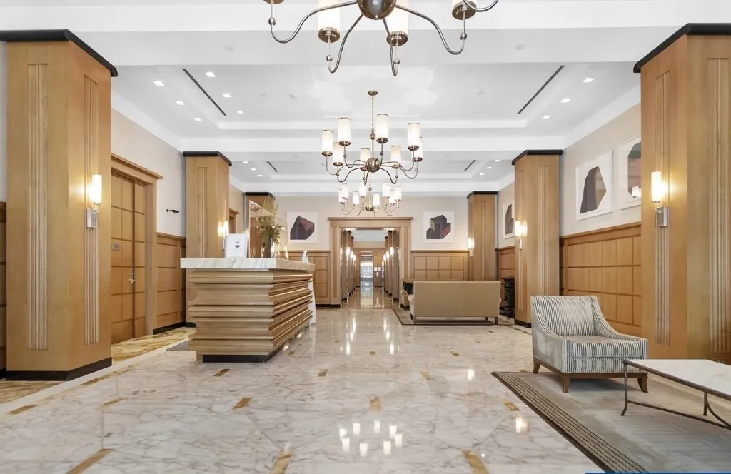 400 Stuart St, Back Bay