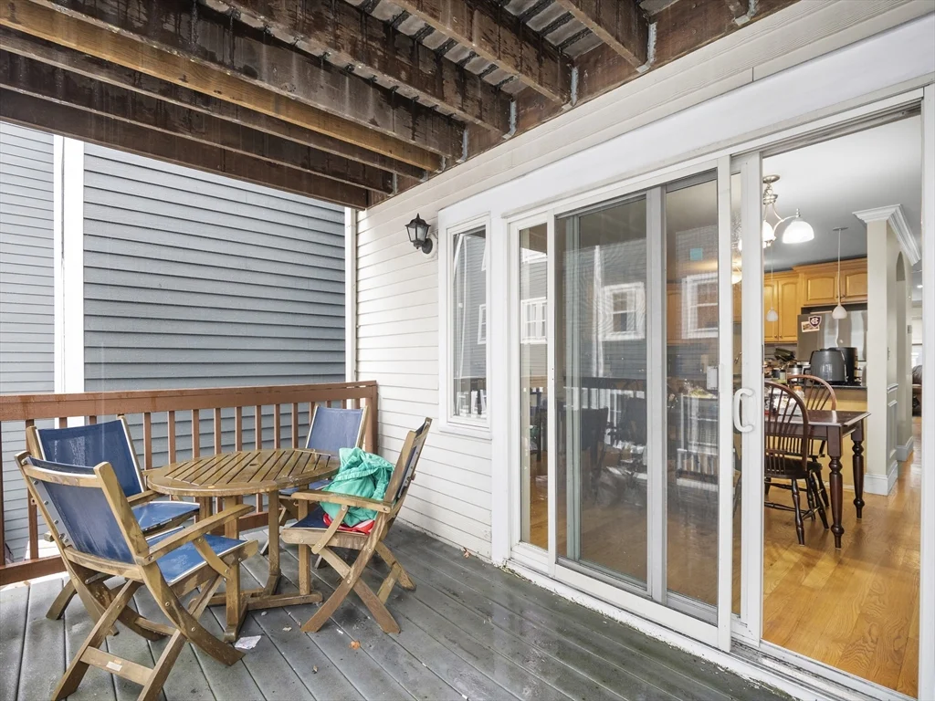 157 W 6th St, South Boston