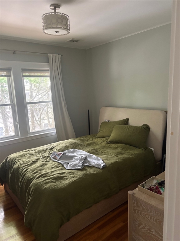 569 Commonwealth Ave, Newton