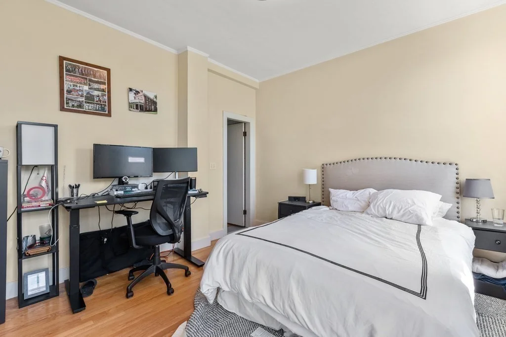 8 Gloucester St, Back Bay