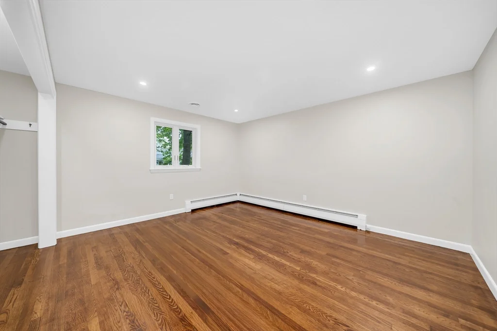 35 Peters St, North Andover