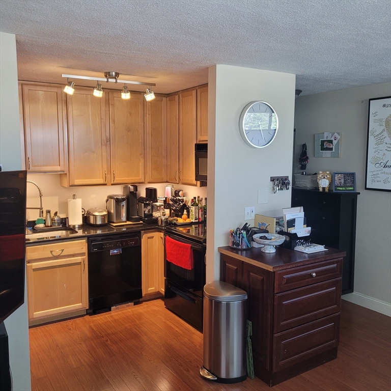 935 Washington St, Newtonville