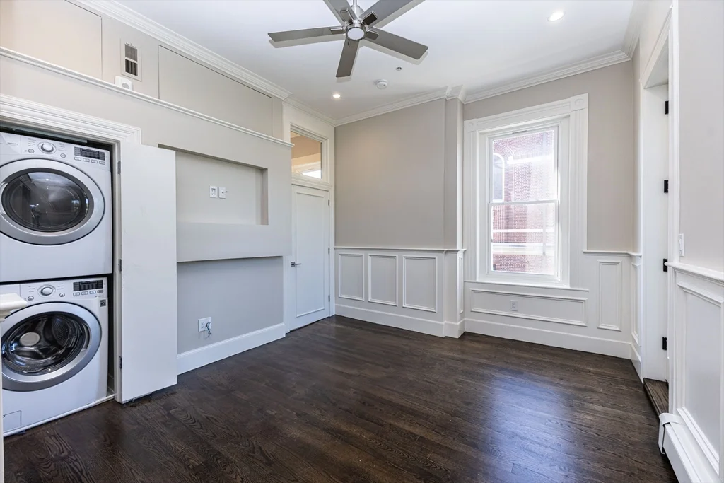 85 Regent St, Roxbury