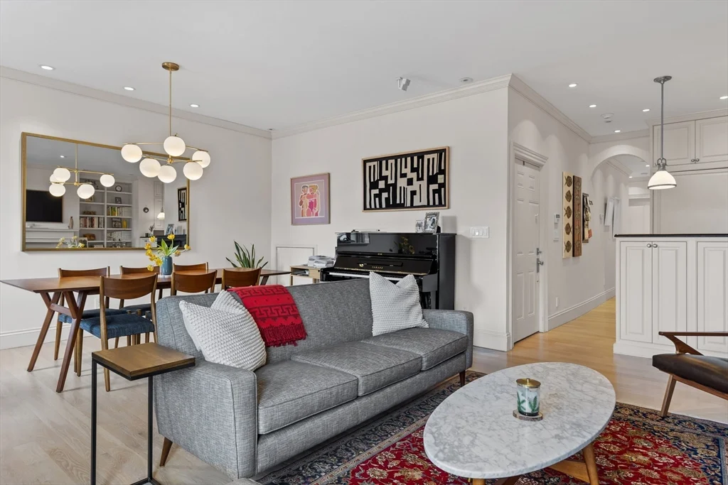 238 Marlborough St, Back Bay