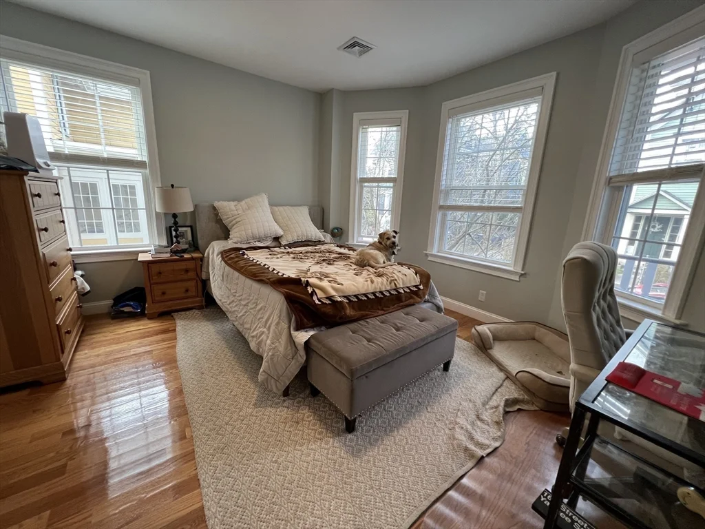 20 Kenton Rd, Jamaica Plain