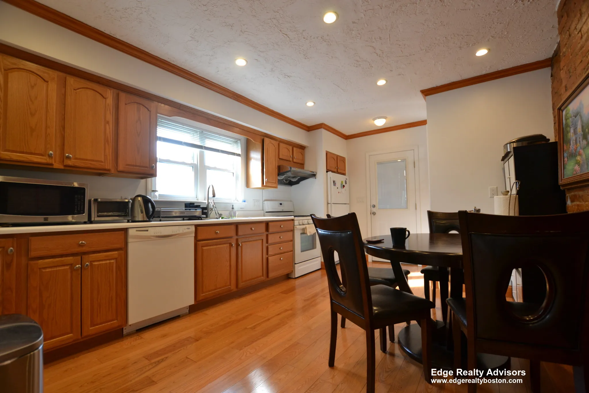 12 Mansfield St, Allston