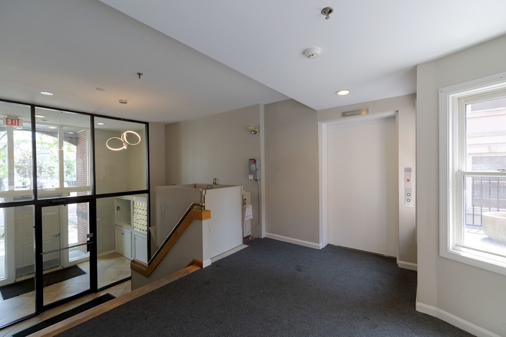 2456 Massachusetts Ave, North Cambridge