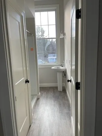 33 West Main St, Groton