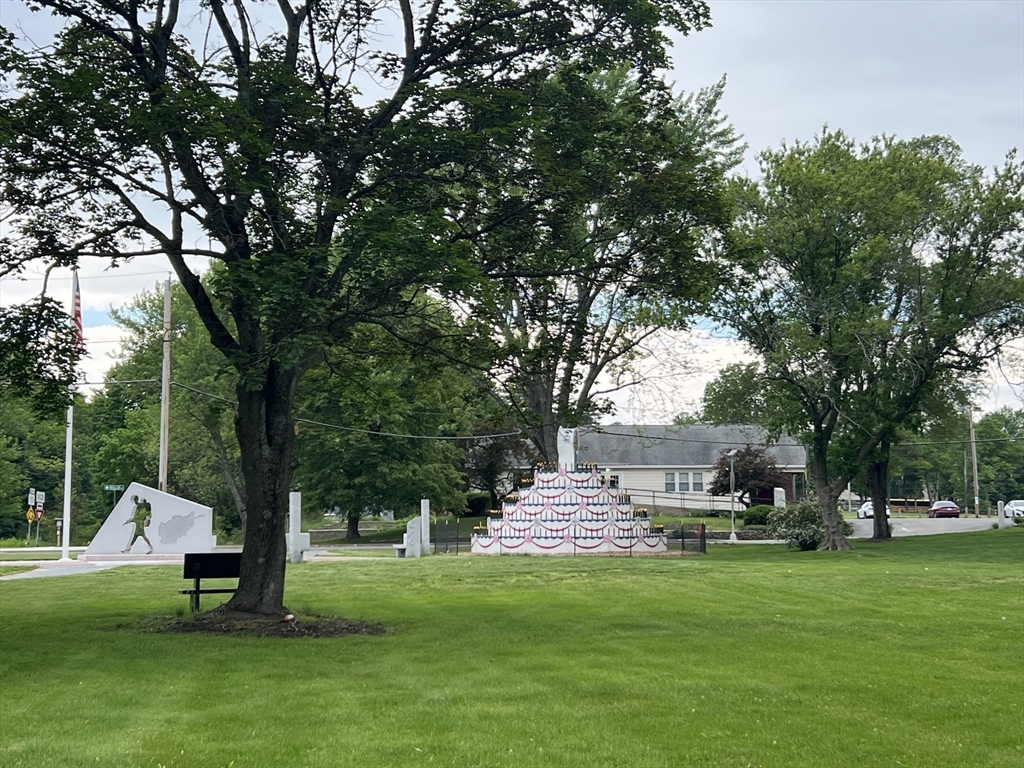 103 Main St, Pepperell