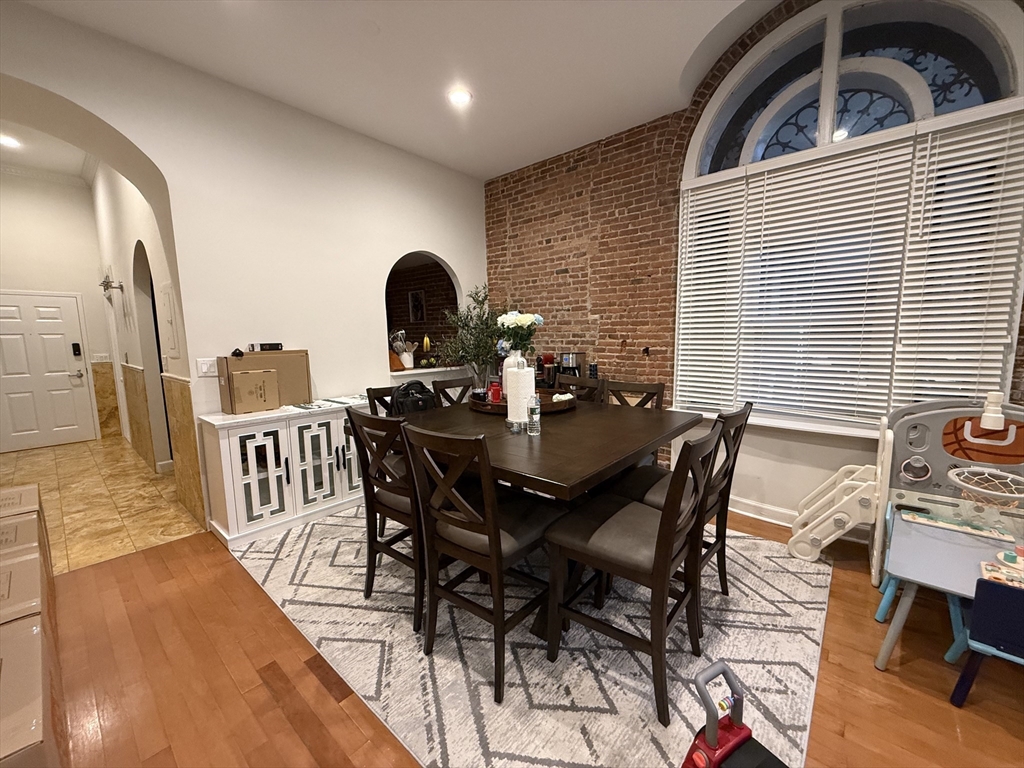 100 Captain's Row, Chelsea