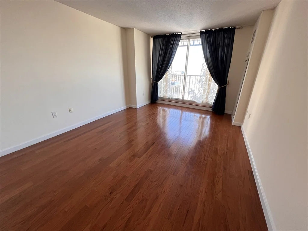 8 Museum Way, East Cambridge