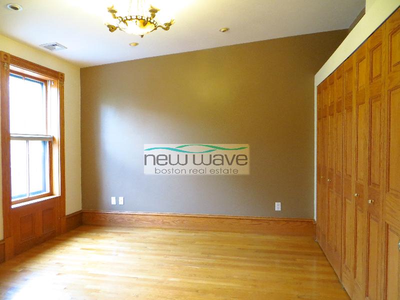 17 Holyoke St, South End