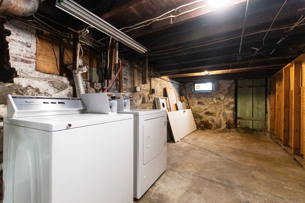 21-1 Spring St, Stoneham