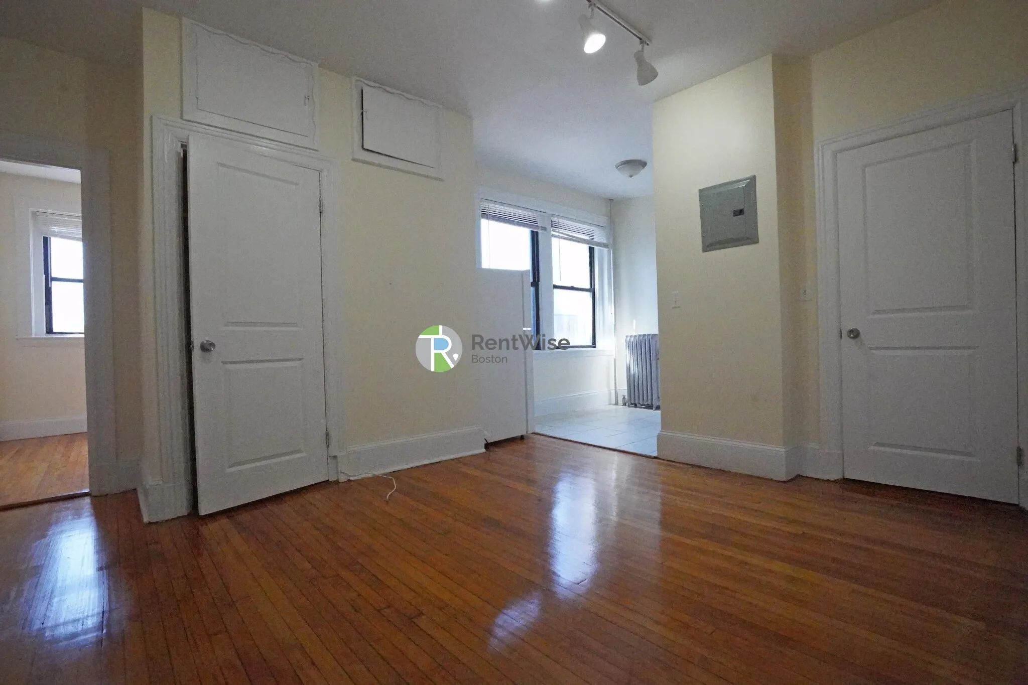1212 Commonwealth Ave, Brighton
