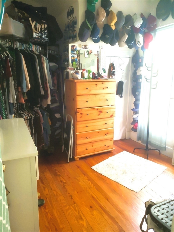 27 Medford St, Medford