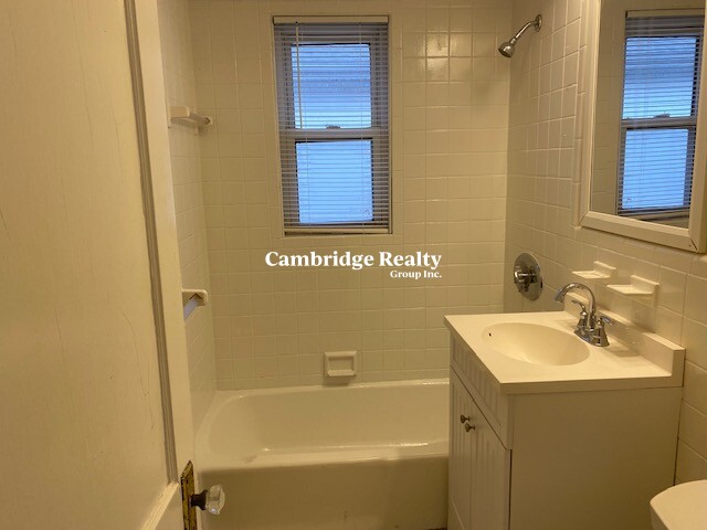 56 Gordon St, West Somerville