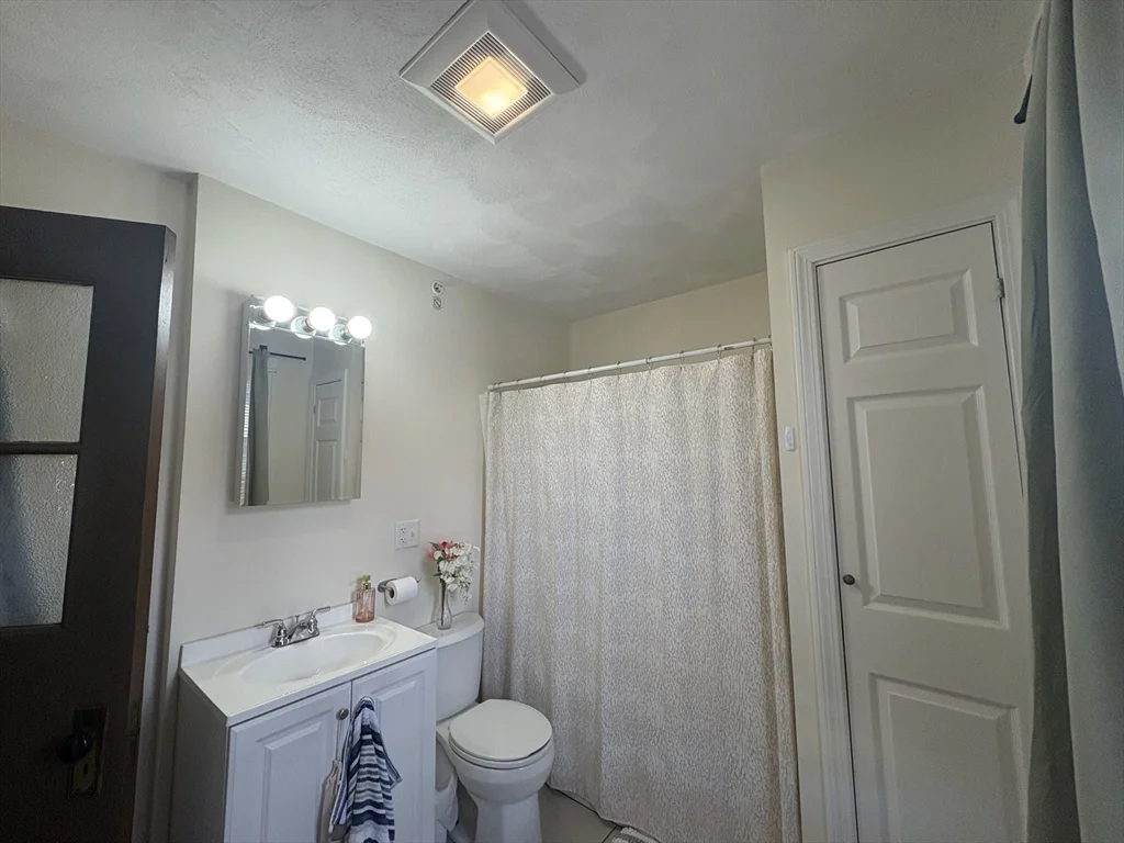 352 Main St, Medford