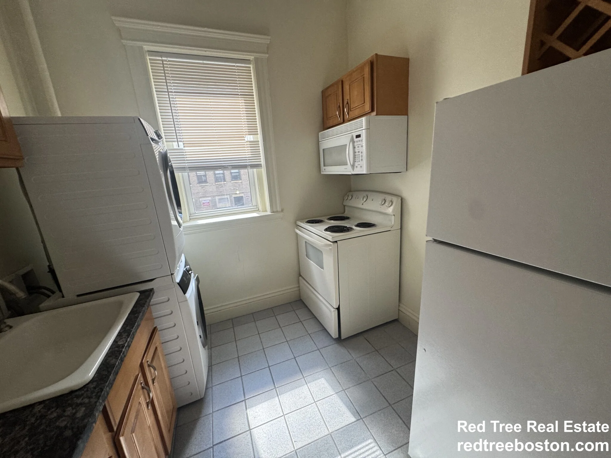 106 Queensberry St, Fenway