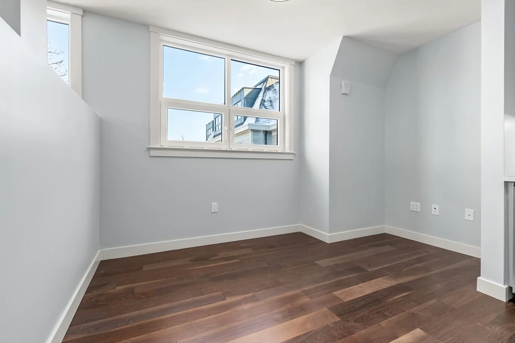 136 Babcock St, Coolidge Corner