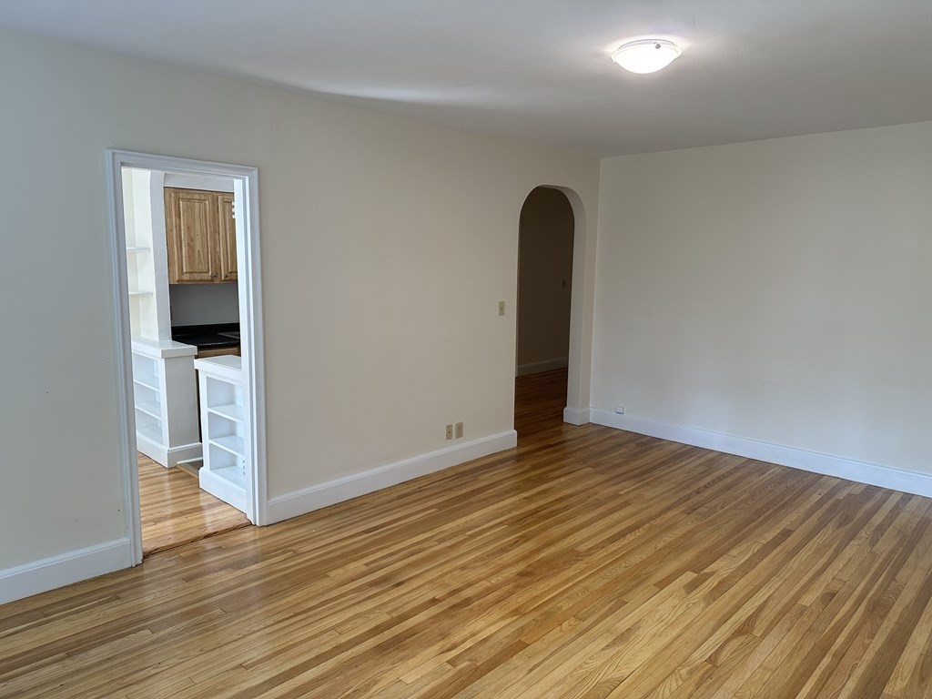 24 Concord Ave, Harvard Square