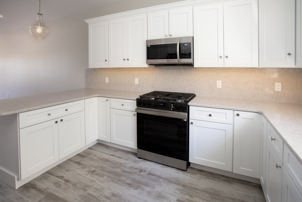 351 Danforth St, Fall River