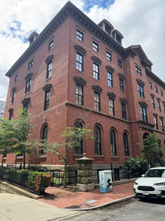 21 Father Francis Gilday St, South End