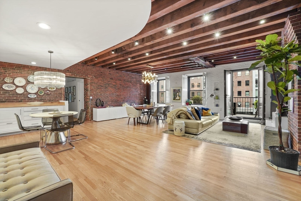 28-32 Atlantic Ave, Waterfront