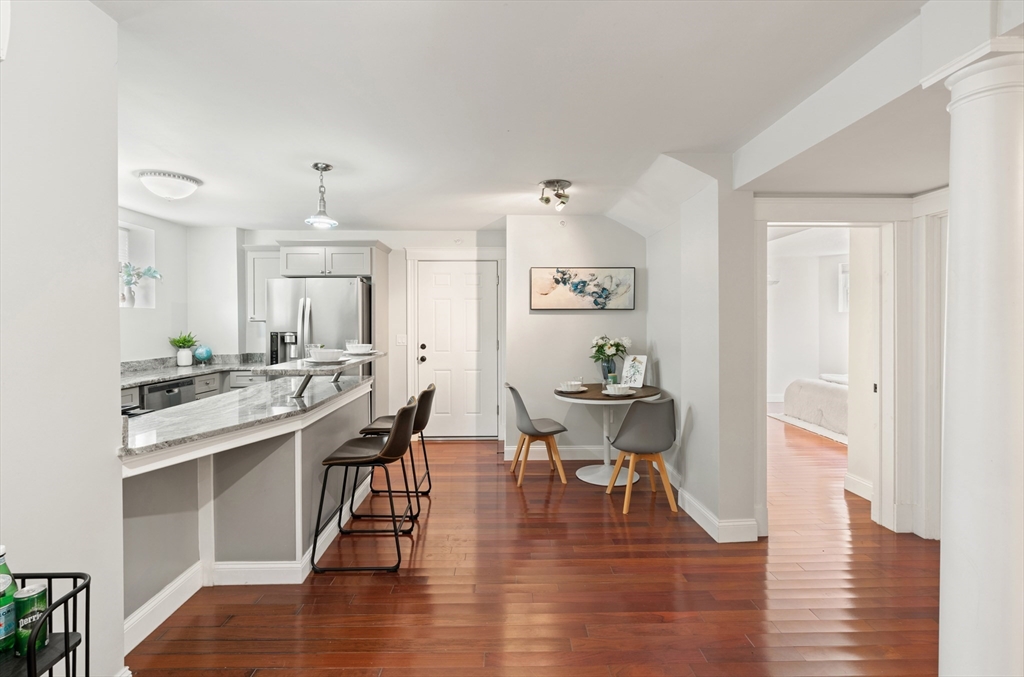 15 Millmont St, Roxbury