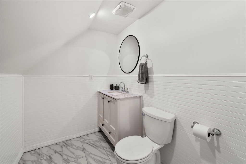 62 Park Ave, Winthrop