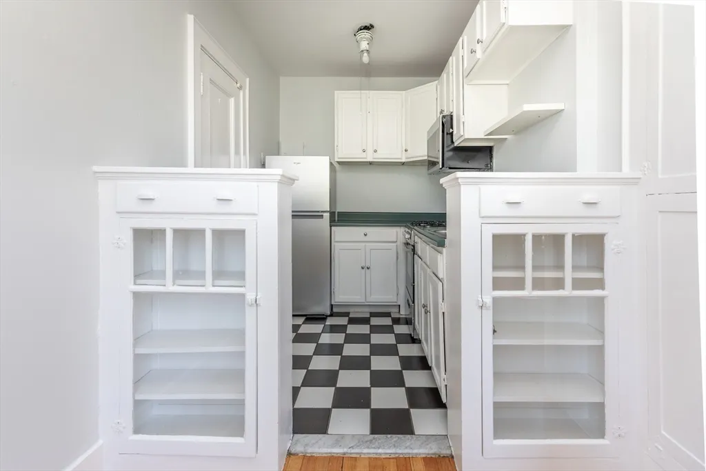 22 Concord Ave, Harvard Square