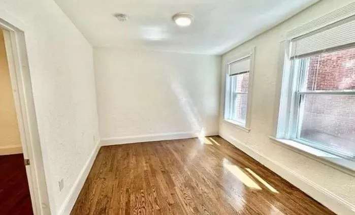 4 Garden Court St, North End