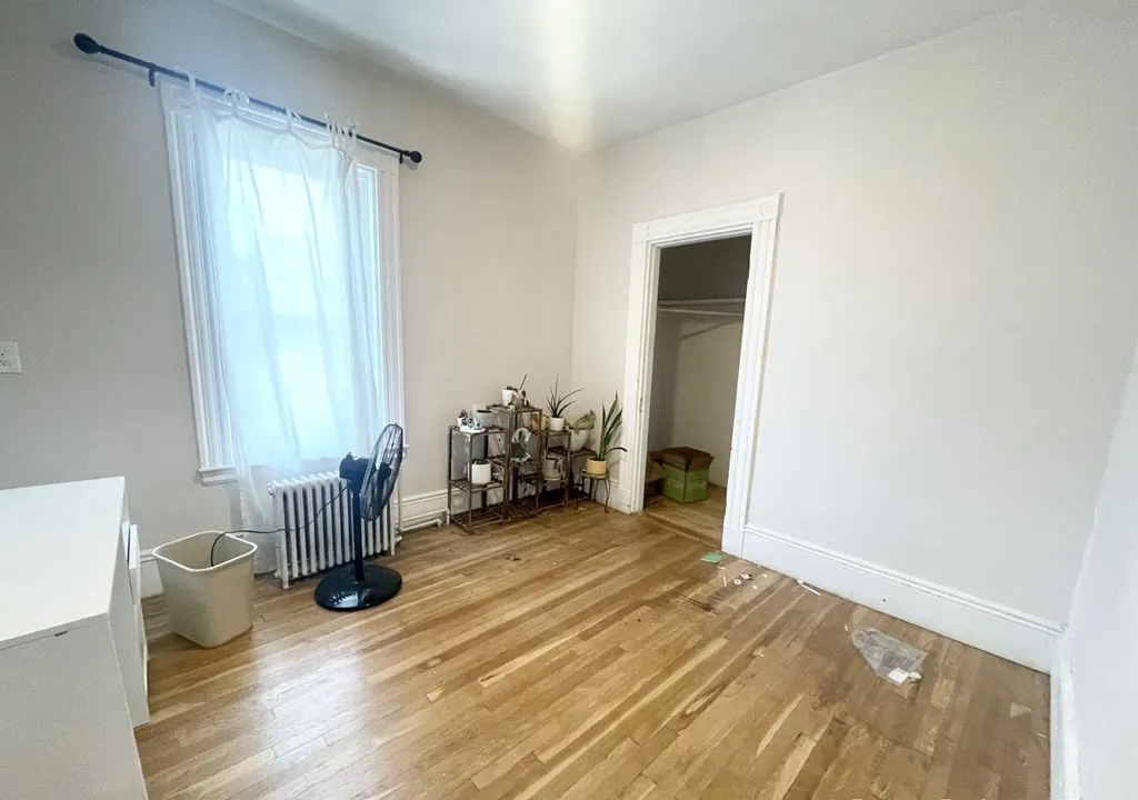 158 Boston St, Boston