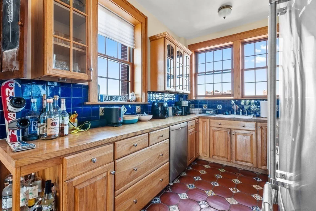 8 Gloucester St, Back Bay