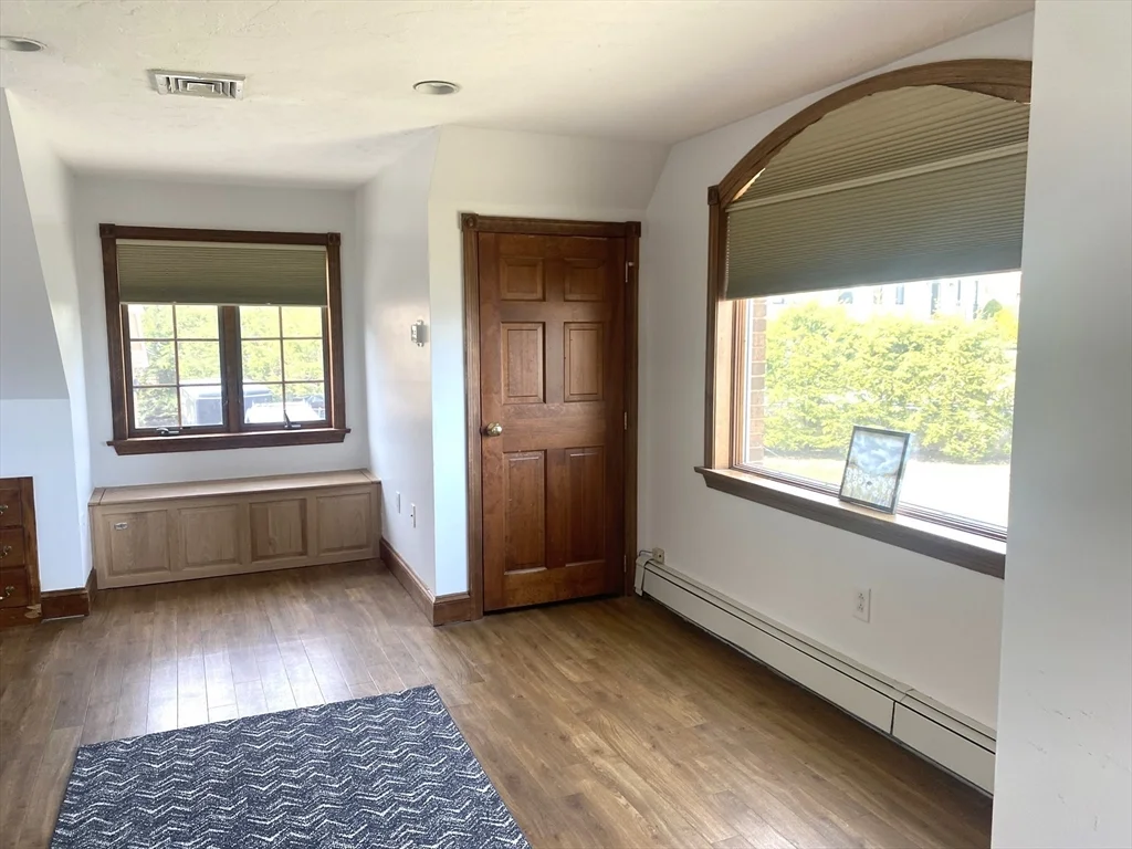 124 Gardiner Rd, Quincy