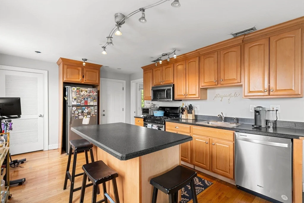 87 M St, South Boston