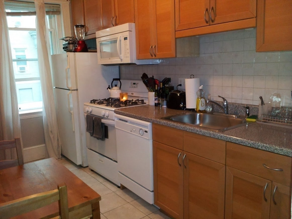 12 Royce Rd, Brighton