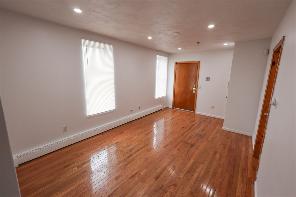 61 Saint James St, Roxbury