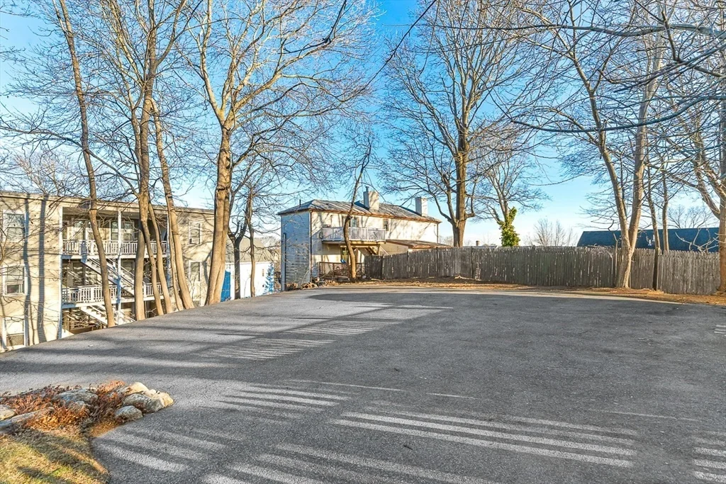 11 Symonds St, Salem