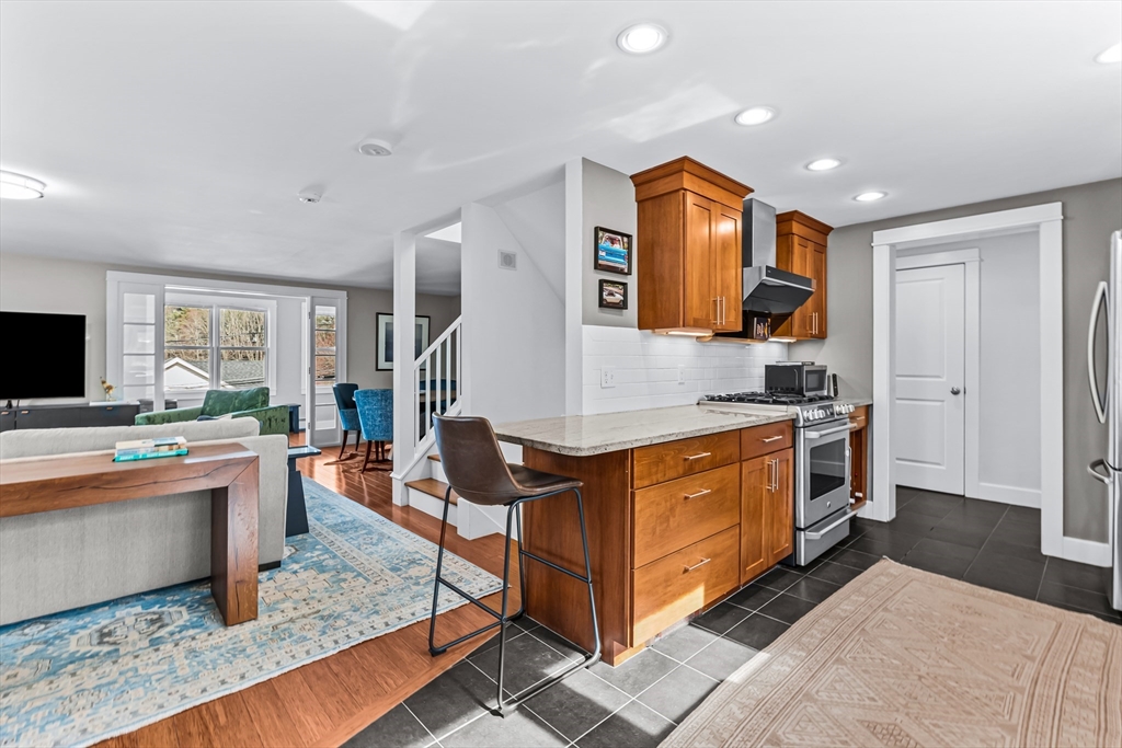 59 Russell Rd, Wellesley