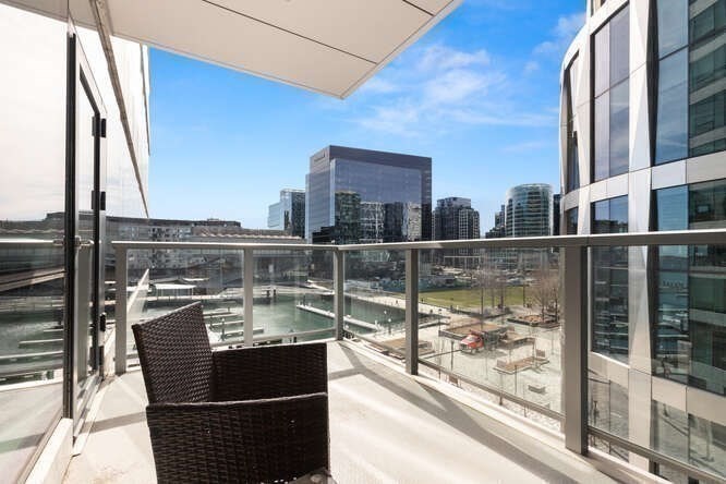 50 Liberty Dr, Seaport District