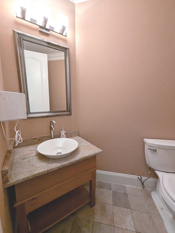 19 Plain St, Franklin