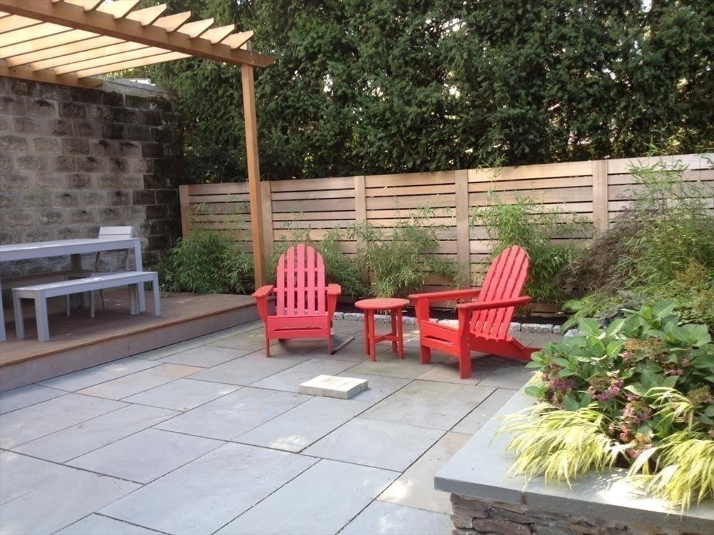 9 Irvington Rd, West Somerville